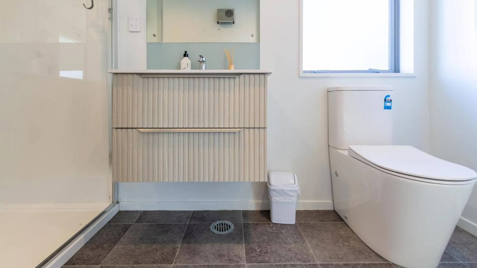 Park And Stay 4Br Townhouse Near Avon River Christchurch Apartment